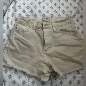 cream jean shorts!